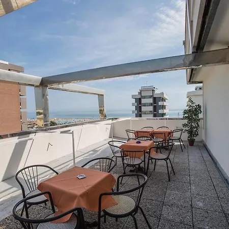 圣保罗酒店 3* 里米尼